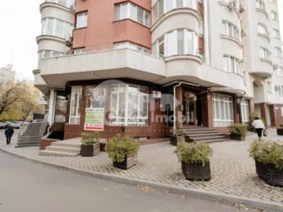 Se oferă spre vânzare spațiu comercial amplasat pe str. ...
