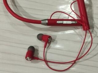 Продам наушники новые (цвет красный и бирюзовый).