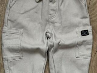 Бежевые джинсы ZARA на флисе на мальчика размер 86.