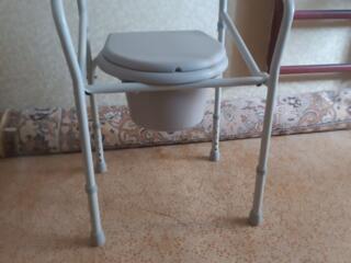 Кресло туалет для пожилых и инвалидов переносной.