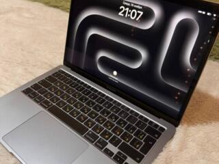 MacBook Air 13” (2020) — в хорошем состоянии!