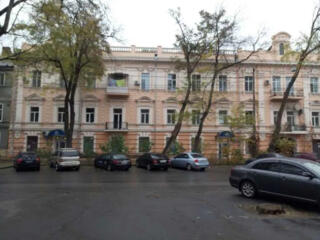 Продам комнату в центре.