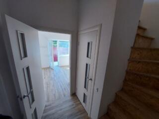 Продам двухуровневую квартиру после ремонта на 2-м пер. Ползунова