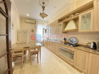 довгострокова оренда 3-к квартира Київ, Шевченківський, 1200 $/міс.