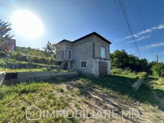 Casă cu 2 niveluri, com. Ghidighici Vă propunem spre vânzare casă cu .