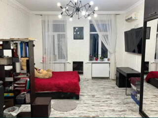 Лродам  2х комнатную квартиру в центре, уютная, светлая, с мебелью и .