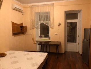 Продам комнату в центре.