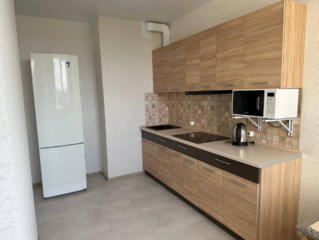 Продам 1-комнатную кв. с евроремонтом, мебелью и техникой на Одесской