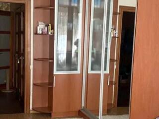 Двухкомнатная квартира в кирпичном доме напротив парка Горького