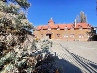 Продается ГОСТИНИЧНО-РЕСТОРАННЫЙ комплекс.