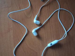 Наушники для телефона