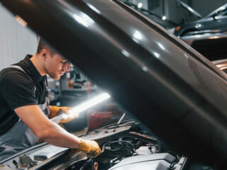 ТРЕБУЕТСЯ АВТОСЛЕСАРЬ. ЗП высокая!