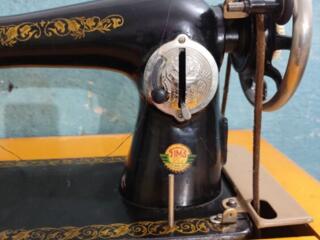 Продам швейную машину