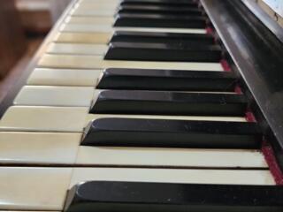 Продаю немецкое пианино