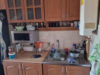 Кухня б/у с мойкой с краном