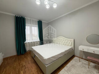 Se oferă spre chirie un apartament spațios situat într-o casă ...