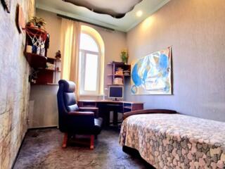 Городок Казка, 3к. квартира, 3и балкони, закритий двір. Центр.