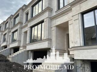 Vă propunem spre vânzare acest townhouse în2 nivele, amplasat în ...