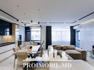 Vă propunem spre vânzare acest apartament cu 2 niveleînsect. Centru, .