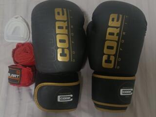 Продам боксёрские перчатки, бинты, каппу (новую)