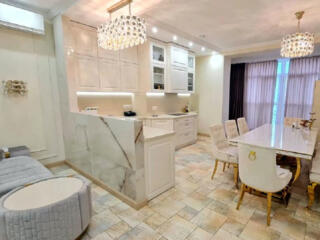 Трехкомнатная  квартира в ЖК Новая Аркадия с шикарным ремонтом