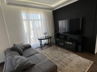 4-комнатная видовая квартира в ЖК "Бельэтаж", ул. Леонтовича