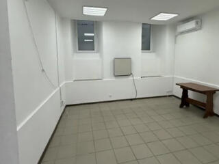 2-комнатная квартира в Центре, рядом Музкомедия