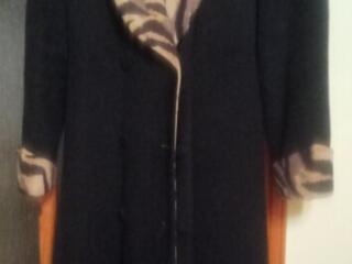 Б/у пальто 46р-р инд. пошив, двубортное натуральная ткань.