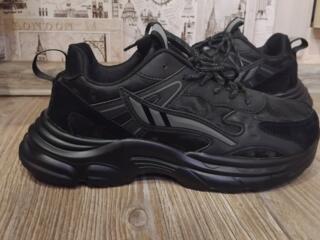 Кроссовки новые 42 размер (не подошли продаю)