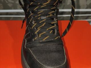 Кроссовки Adidas зимние, утепленные.