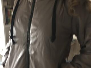 Продам куртку демисезонную на синтепоне под экокожу