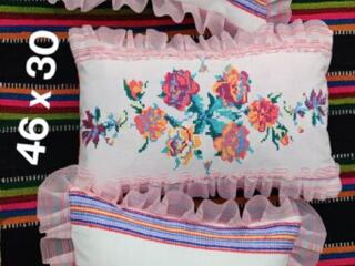 Уникальные подушечки ручной работы с вышивкой