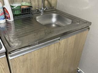 Продам тумбу с раковиной и верхний шкаф