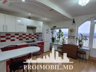 Vă propunem spre vânzare acest apartament cu 2 camere și living, ...