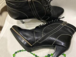 Кожаные демисезонные ботинки