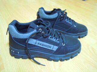 Новые демисезонные ботинки, искусственная кожа, размер 43-44