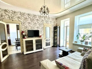 Продам  3х комнатную квартиру в шикарном районе города.