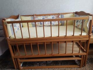 Продам детскую кроватку