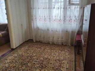 Сдаю 2-х комнатную квартиру помесячно.