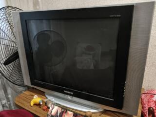 Продам телевизор Samsung 37,5 дюймов.