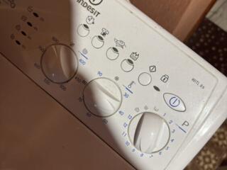 Вертикальная стиральная машина Indesit WITL 86