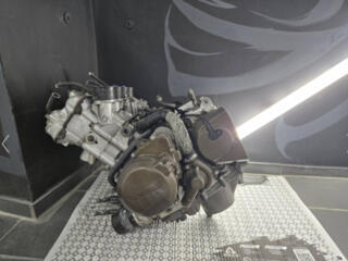 ДВИГАТЕЛЬ И МНОГО КОМПЛЕКТУЮЩИХ ЗАПЧАСТЕЙ Kawasaki Ninja!