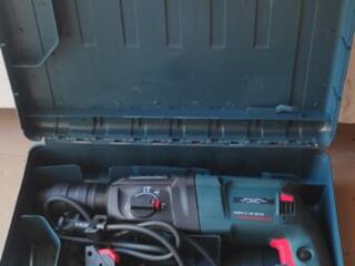 Новый перфоратор Bosch с ручкой в кейсе