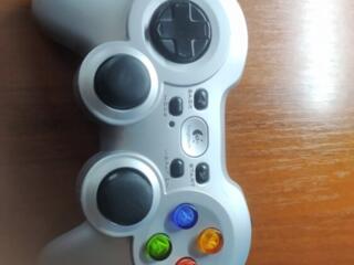 Геймпад Logitech