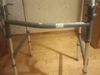 Продам ходунки новые