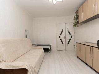 Продам 2-х комнатную квартиру в центре Рышкановки от собственника!