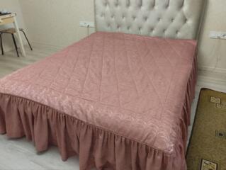 Продам покрывало для кровати двуспальной