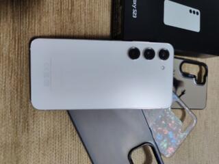 Продам Samsung S23 8/256 гб
