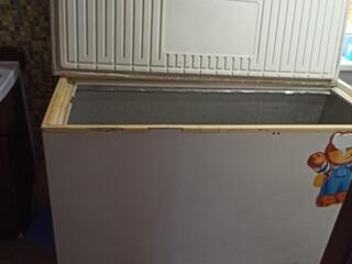 Продам холодильное оборудование и холодильные витрины и лари б/у