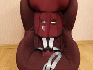 Продам качественное немецкое автокресло Britax roemer King II
